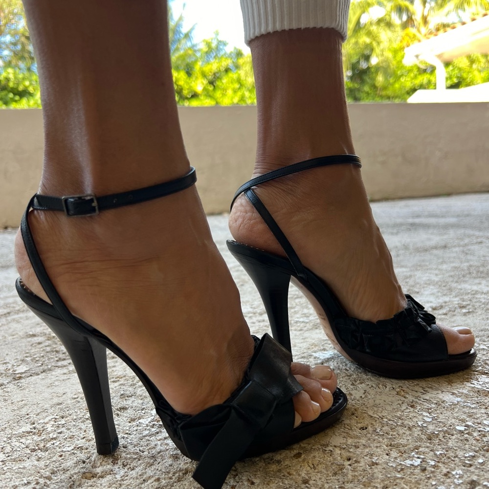 YVES SAINT LAURENT ANKLE STRAP WOODEN HEEL SANDALS. MINT CONDITION. 36.5 size